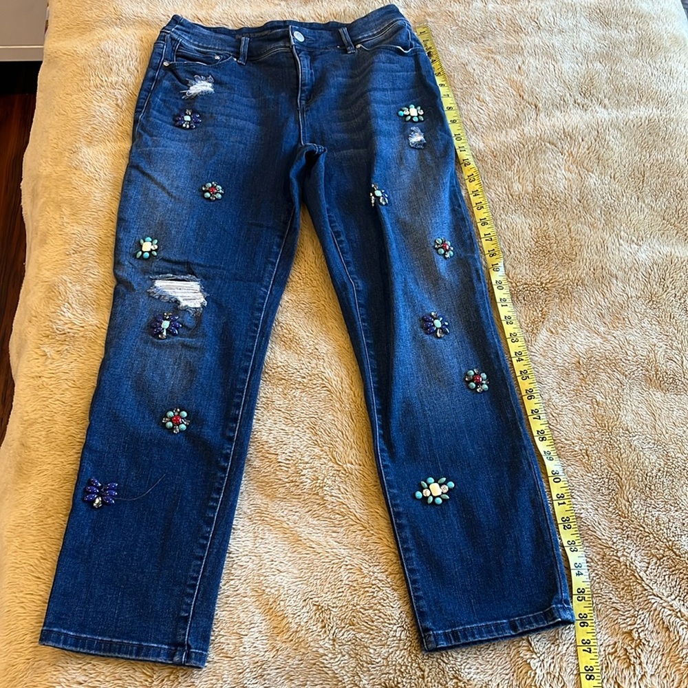The So Slimming Girlfriend Crop by Chico’s size 0